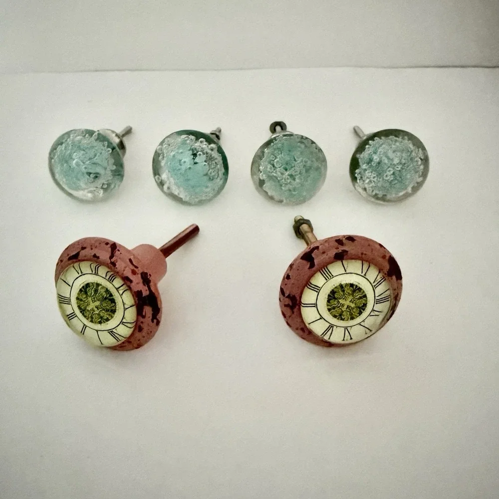 Four Clear And Blue Glass Knobs And Two Shabby Chic Pink Clock Knobs